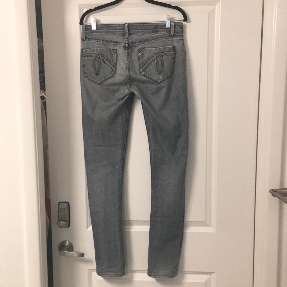 ✨ Moving sale 🚗- Level 99 Light Wash Jeans, Size 27 - Picture 5 of 11